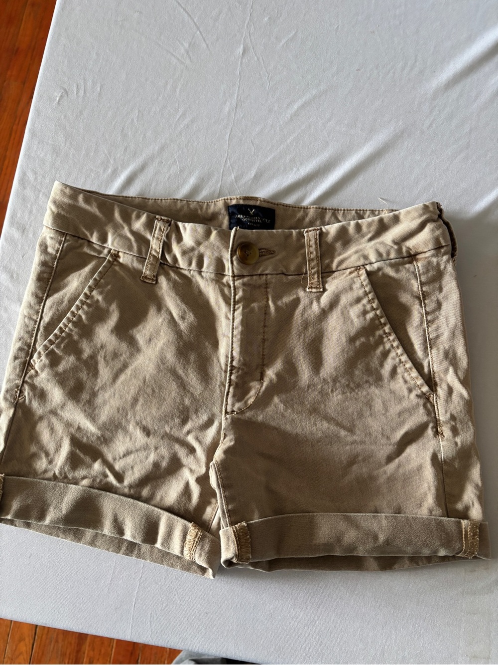American Eagle Outfitters Khaki Roll-Cuff Chino Shorts size 4